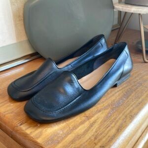 🥐 Calico, black, leather loafer brooke style